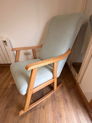 Sillón de lactancia y mecedora