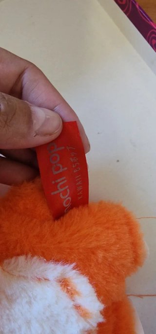 Peluche variado. Varios peluches. Labubu y TY ojos