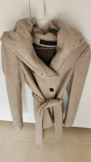 Abrigo Zara Beige Talla M