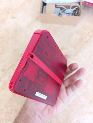 Nintendo 2DS rossa con confezione