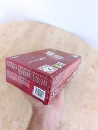 Nintendo 2DS rossa con confezione