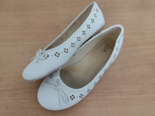 Bailarinas Sfera blancas troqueladas talla 36