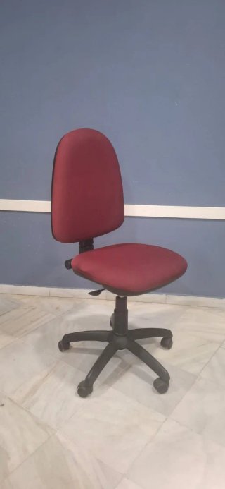 Silla de oficina ergonómica ideal estudiantes.