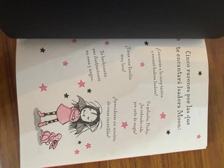 Dos libros de Isadora Moon.