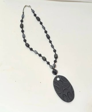 Collana pietra lavica ciondolo ovale