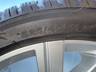 4 Llantas VW Originales + Neumáticos Bridgestone