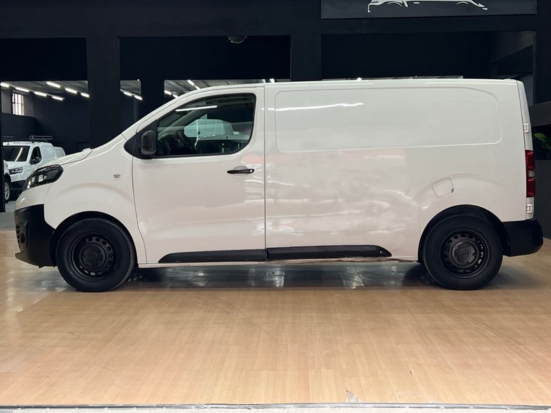 Opel Vivaro 2020, foto 13