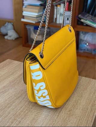 Bolso Guess Amarillo