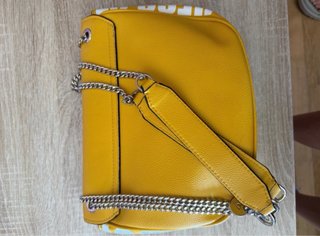 Bolso Guess Amarillo