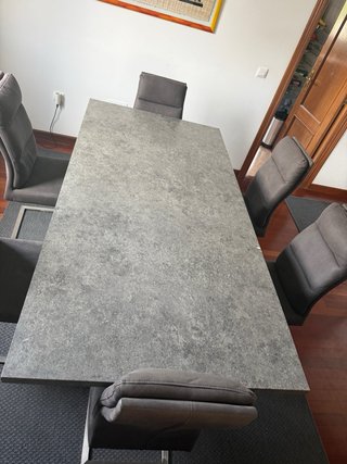 Mesa de comedor gris moderna con 6 sillas