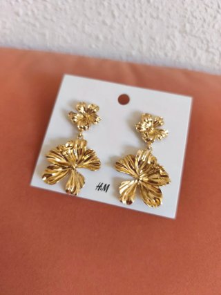 Pendientes H&M Flor Dorados