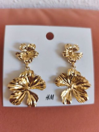 Pendientes H&M Flor Dorados