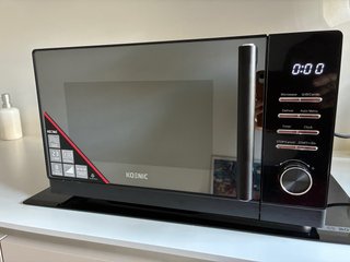 Microondas Grill Koenic 23L