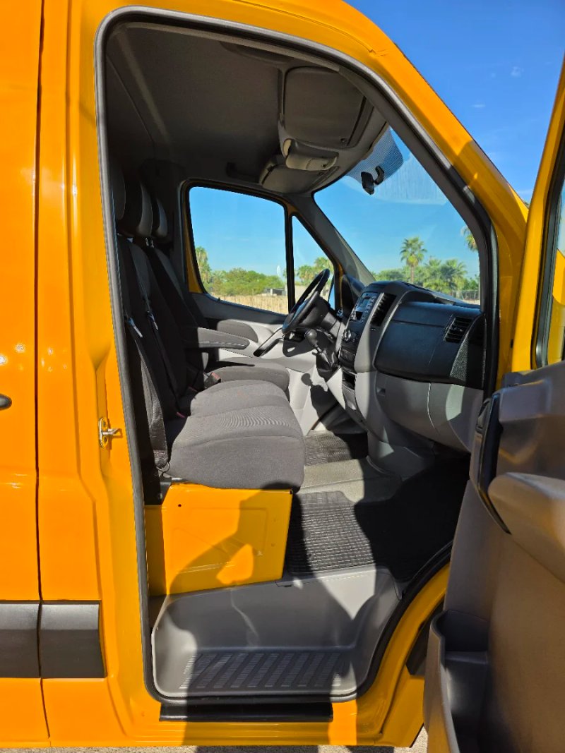 Volkswagen Crafter PRO Kombi BMT 30 BM TN 2016, foto 28