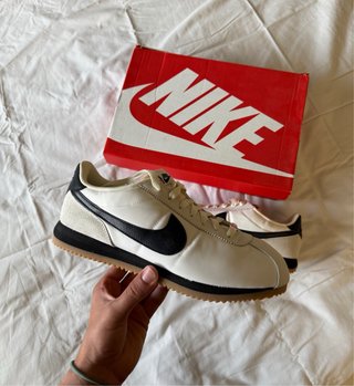 Nike Cortez Blancas y Negras