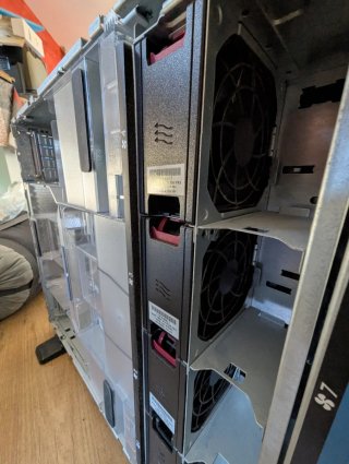 Servidor HP ProLiant ML350 Gen9