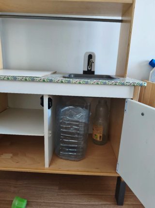 Cocinita Ikea con agua