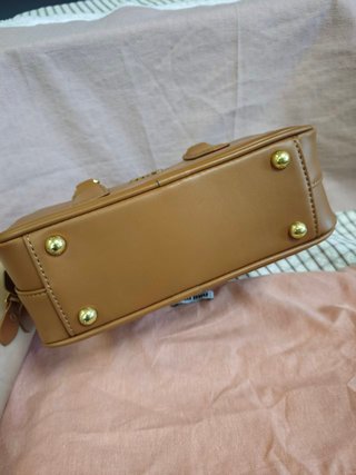 Borsa Miu Miu Arcadie mini in pelle caramelo