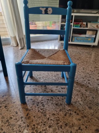 Silla infantil de enea pintada azul