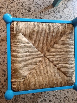 Silla infantil de enea pintada azul