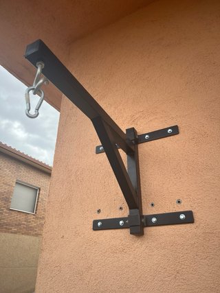 Soporte saco de boxeo pared Outshock