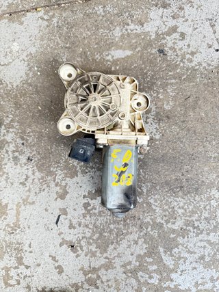 MOTOR ELEVADOR FRENTE DIREITO MERCEDES W203