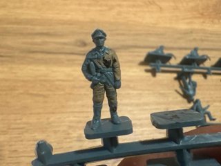 Airfix WWII Luftwaffe Personnel 48 Pieces