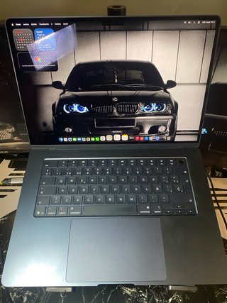 MacBook Air 2025 M4 15”/ 16GB RAM/ 256GB SSD