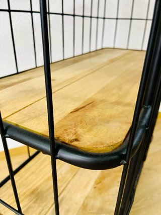 Estantería metálica de madera, alta, con ruedas