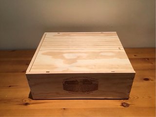 Caja de madera con tapa corredera