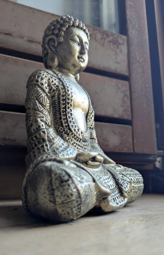 Statua Buddha seduto