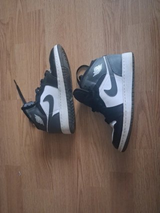 Zapatillas Nike Air Jordan Negras y Grises
