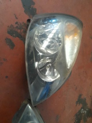 Faros Renault Clio