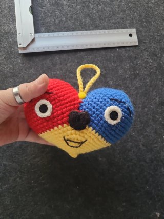 Llavero Corazón Amigurumi Tricolor