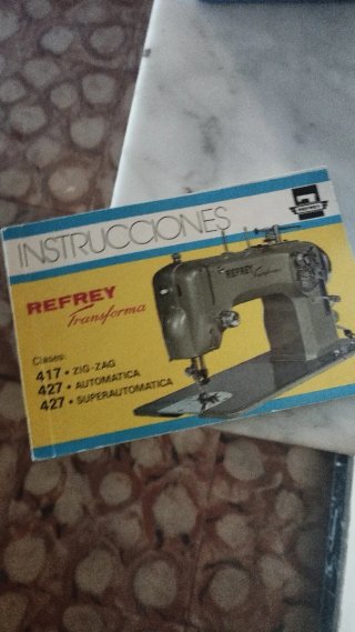 Armario de madera con tapa de mármoly plegable