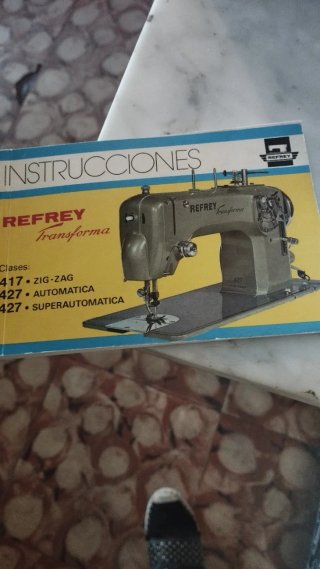 Armario de madera con tapa de mármoly plegable