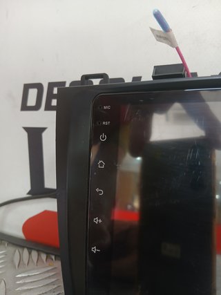 Pantalla multimedia Mazda 3 BL con marco.
