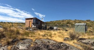 PARCELA 1.000 m² + CASA DE MADERA | VISTAS AL EM