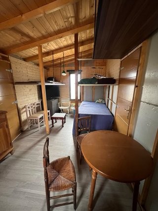 PARCELA 1.000 m² + CASA DE MADERA | VISTAS AL EM