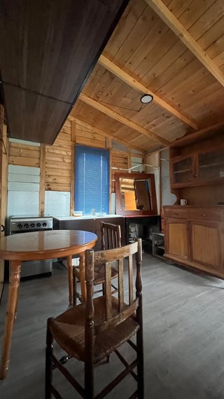 PARCELA 1.000 m² + CASA DE MADERA | VISTAS AL EM