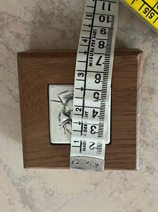 Portagioie vintage in legno con placca floreale
