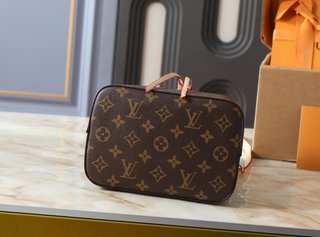 Borsa secchiello monogram
