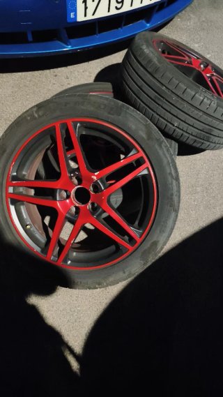Llantas 5x100 con detalles en rojo