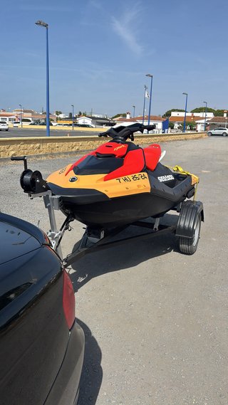 Sea-Doo Spark con remolque