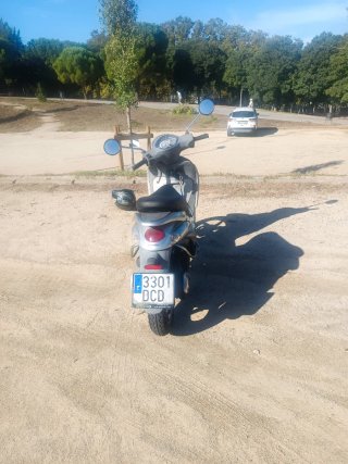 Moto Scooter Plata