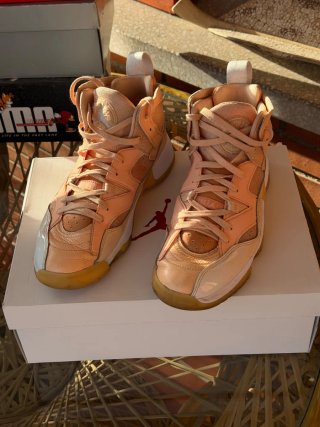 Jordan Bambas Beige y Rosa