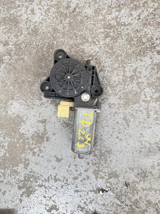MOTOR ELEVADOR TRASEIRO DIREITO MERCEDES W203