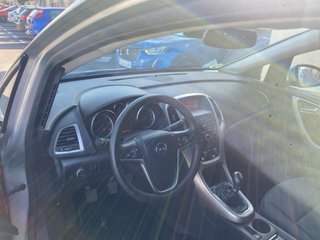 Opel Astra 2011
