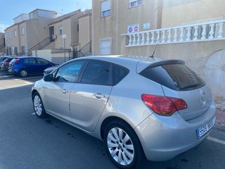 Opel Astra 2011