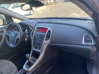 Opel Astra 2011